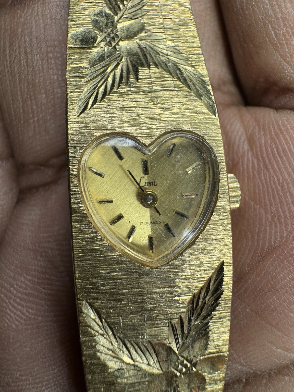 Beautiful Pristine Vintage LIMIT Gold Tone Mechanical Watch, fully working MINT