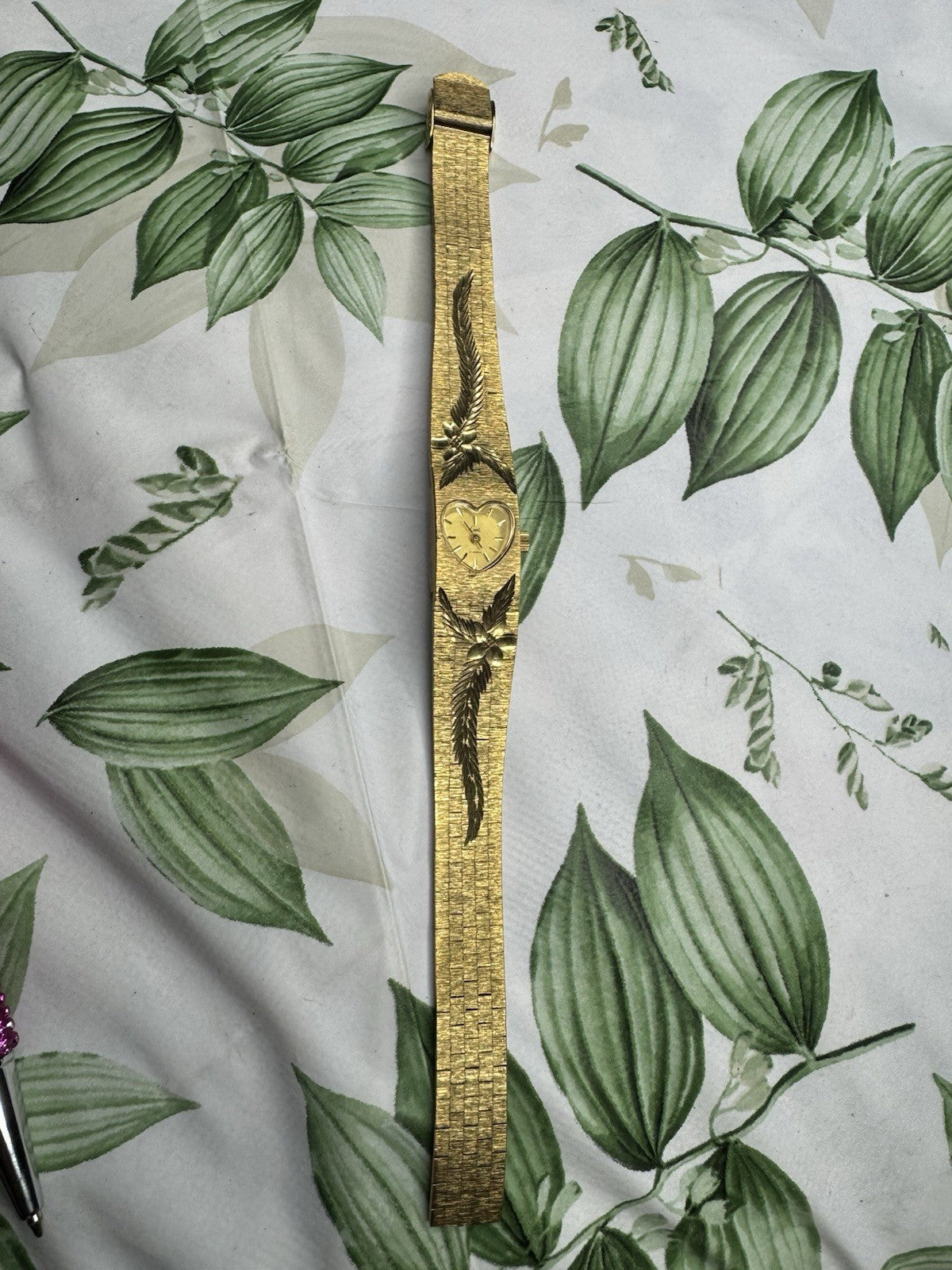 Beautiful Pristine Vintage LIMIT Gold Tone Mechanical Watch, fully working MINT