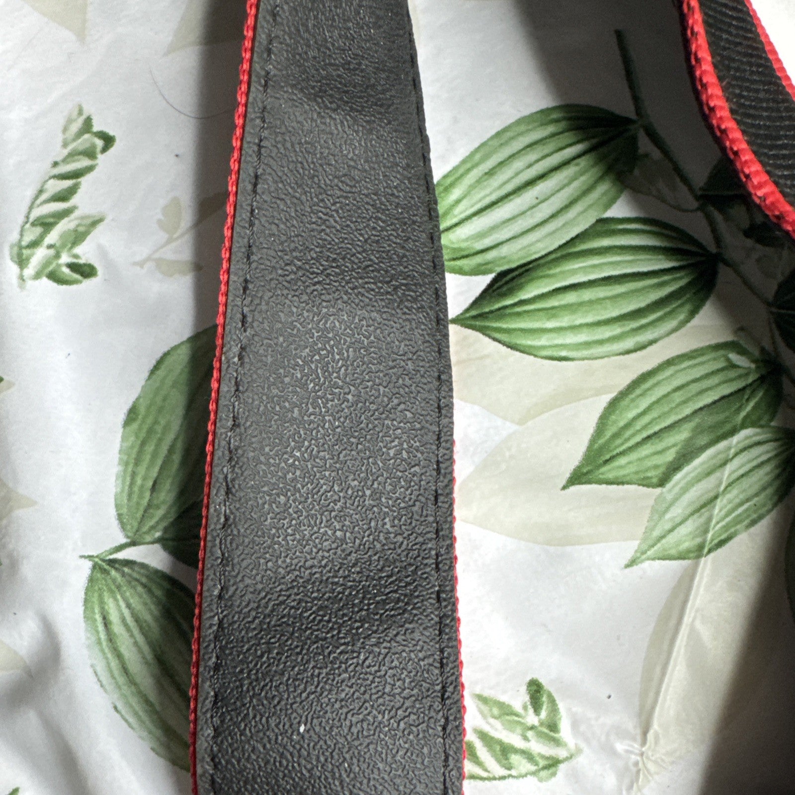 Canon EOS 70D Camera Neck Shoulder Strap - See Description Carefully