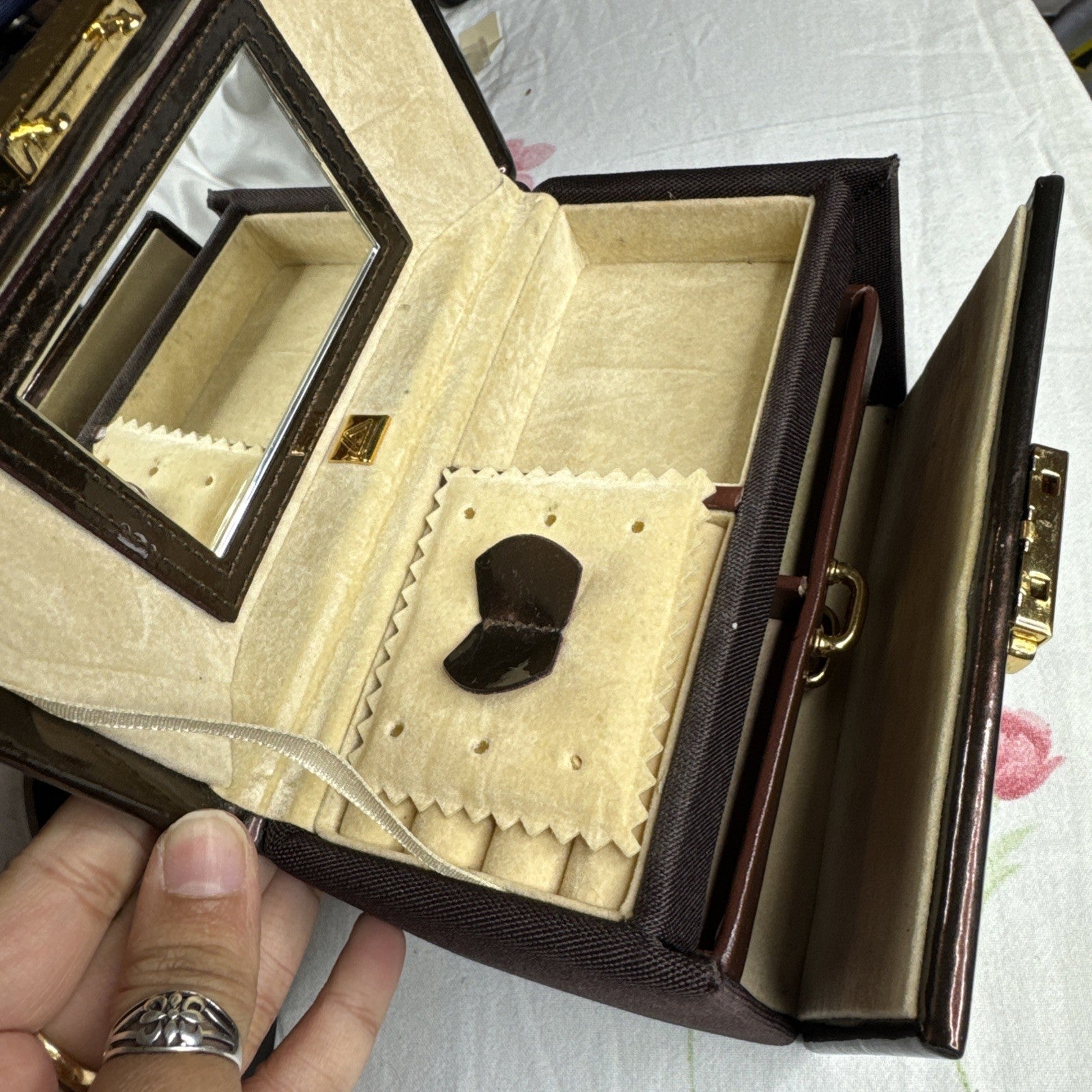 Beautiful Fox leather Mini Makeup + Jewellery Box - Excellent Condition