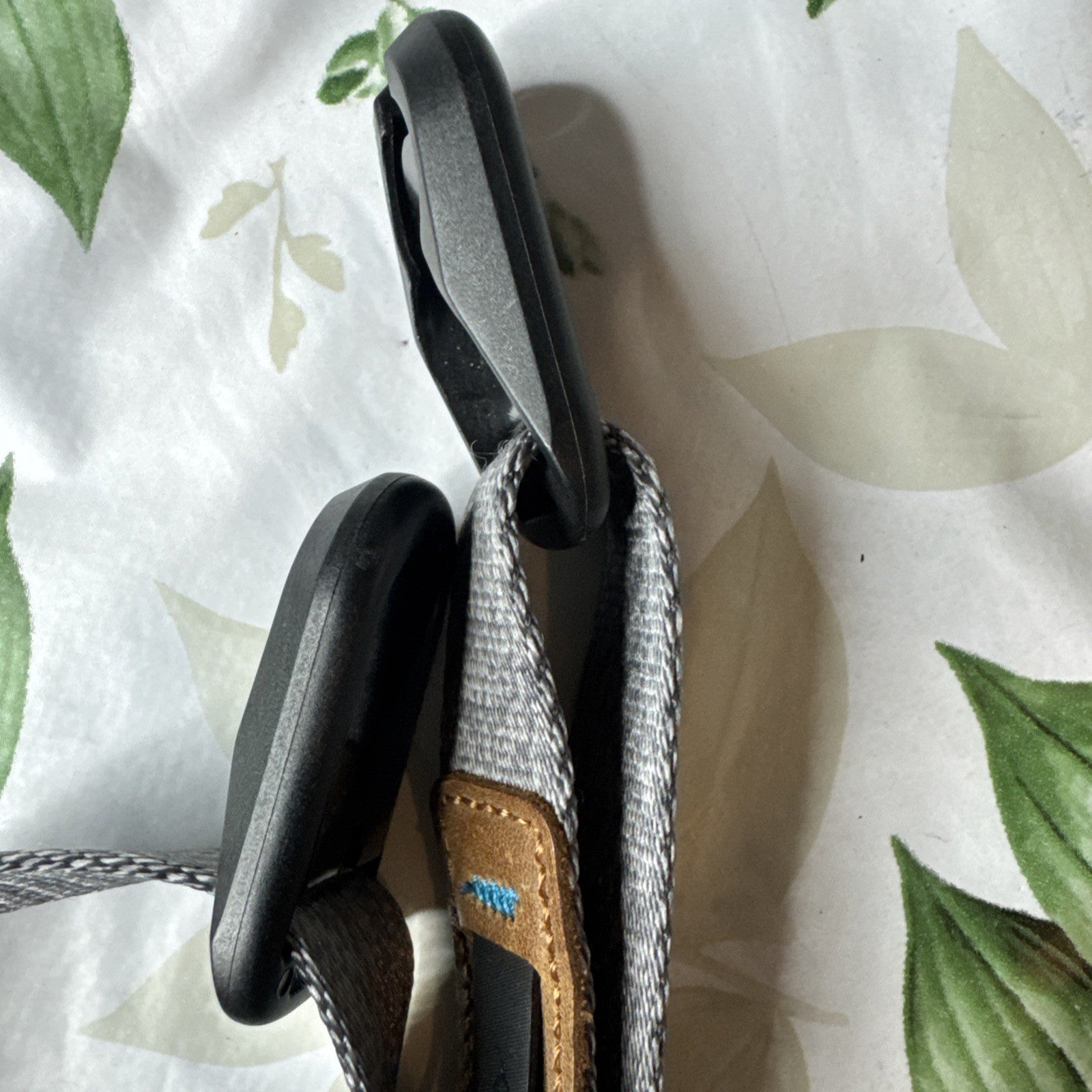 Beautiful Grey Color Peak Design Camera Neck Shoulder Strap**Mint condition**