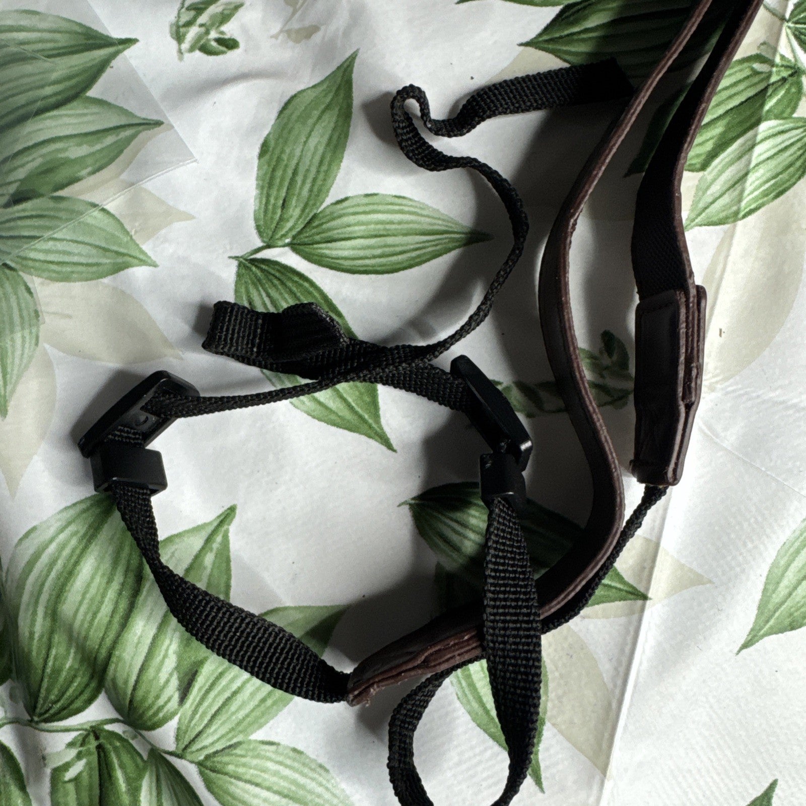 Beautiful Brown Color Camera Neck Shoulder Strap**Mint Condition**