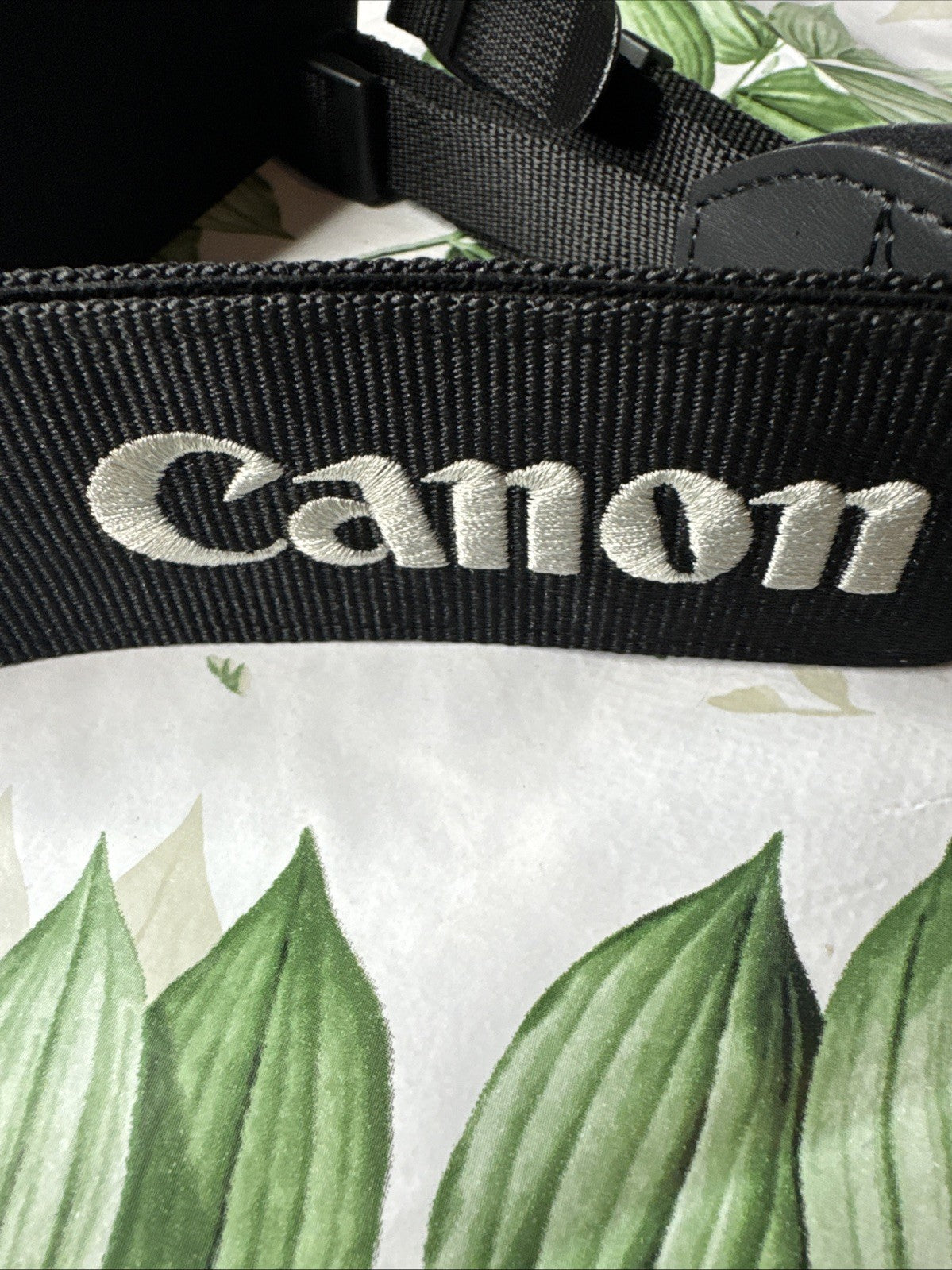 Canon Camera Neck Shoulder Strap**Mint Condition**