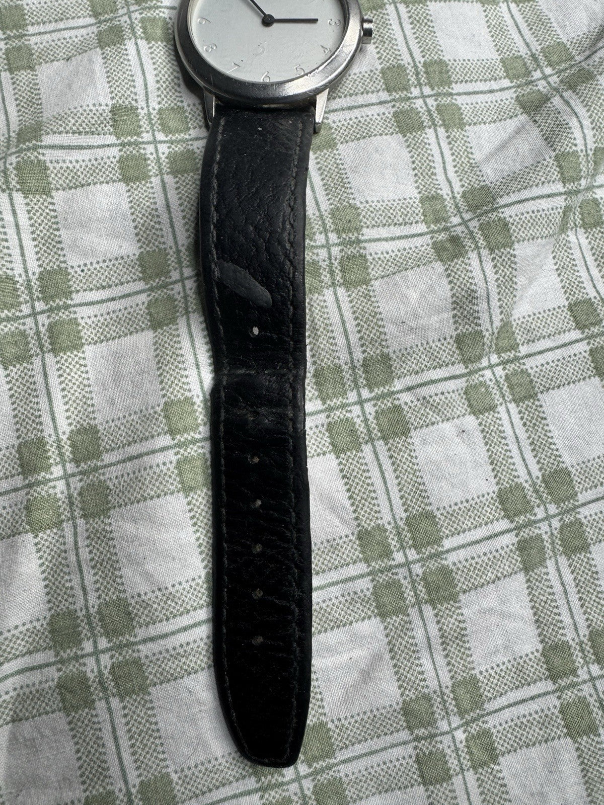 Calvin Klein K3111/K3112 minimalist watch with a white dial, new battery, workin