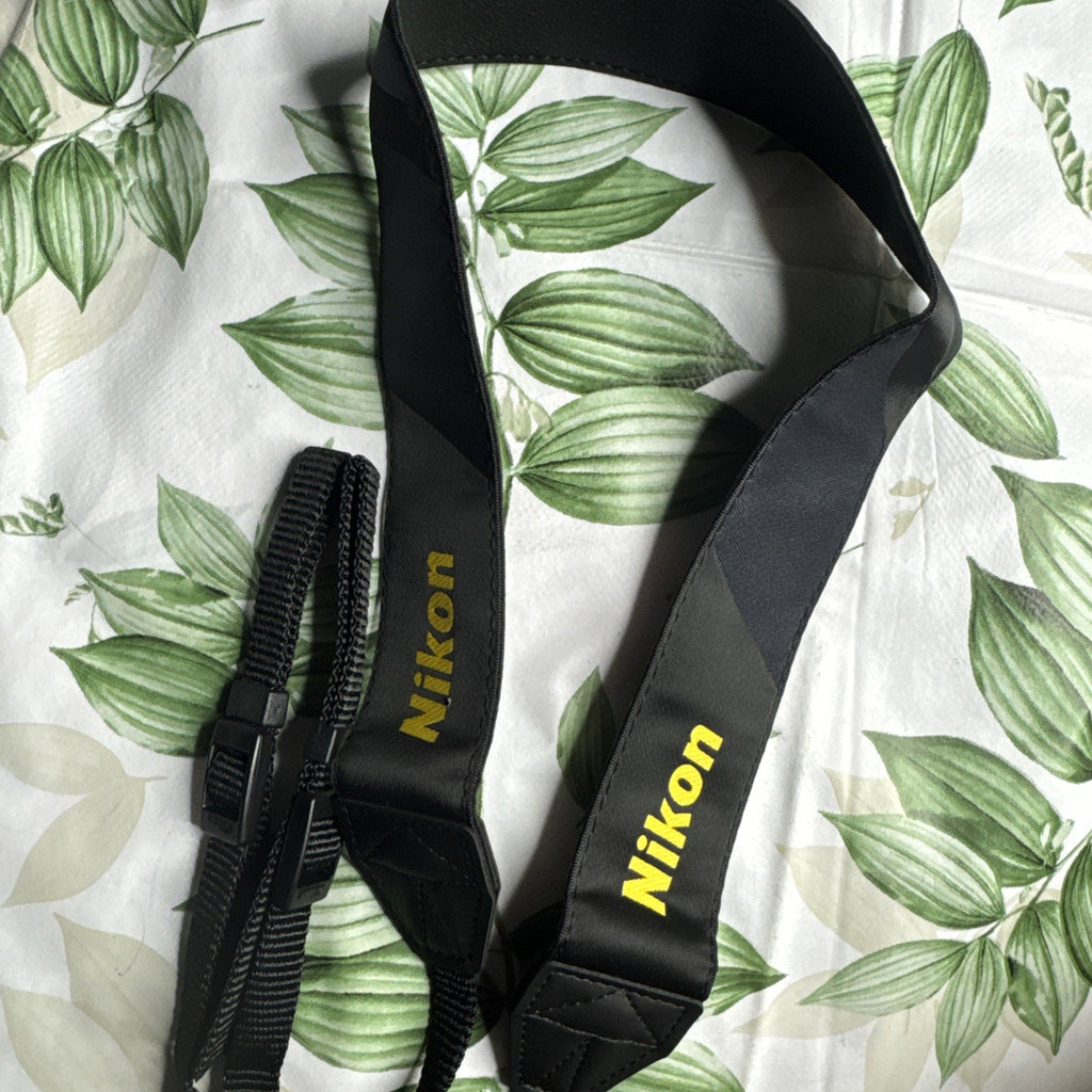 Beautiful Nikon Camera Neck Shoulder Strap **Mint Condition**