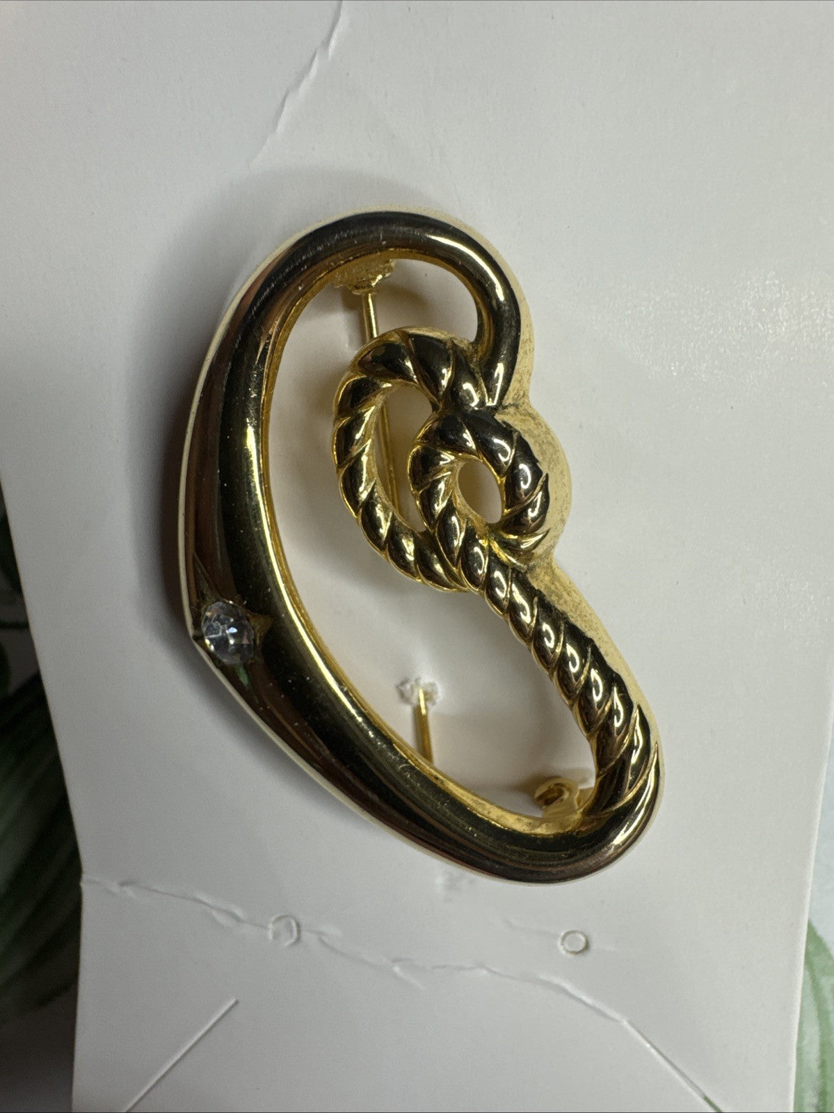 Beautiful Gold-Tone Letter Brooch Specially G’ Or J’ Letter Brooch Pin