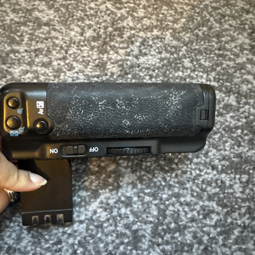 Battery Grip BP-C400 - UNTESTED