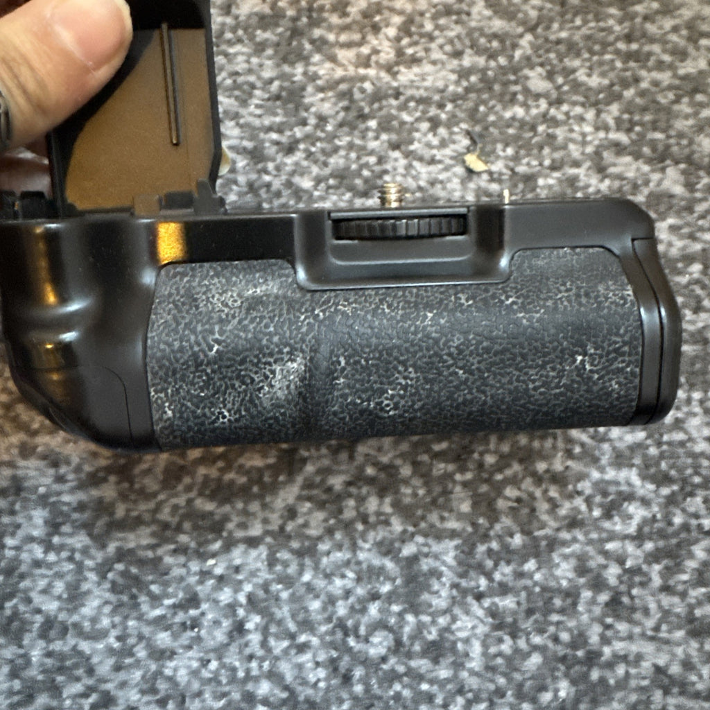 Battery Grip BP-C400 - UNTESTED