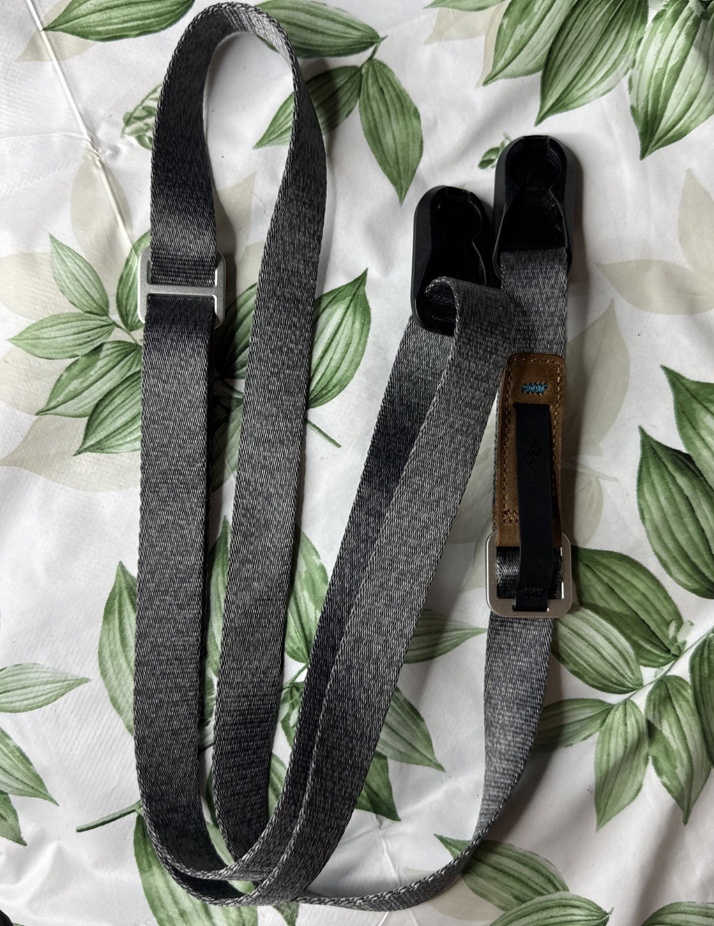 Beautiful Grey Color Peak Design Camera Neck Shoulder Strap**Mint condition**