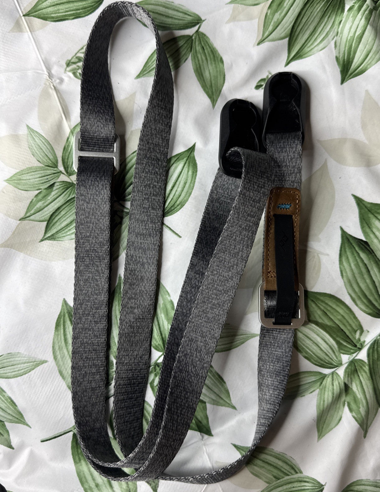 Beautiful Grey Color Peak Design Camera Neck Shoulder Strap**Mint condition**