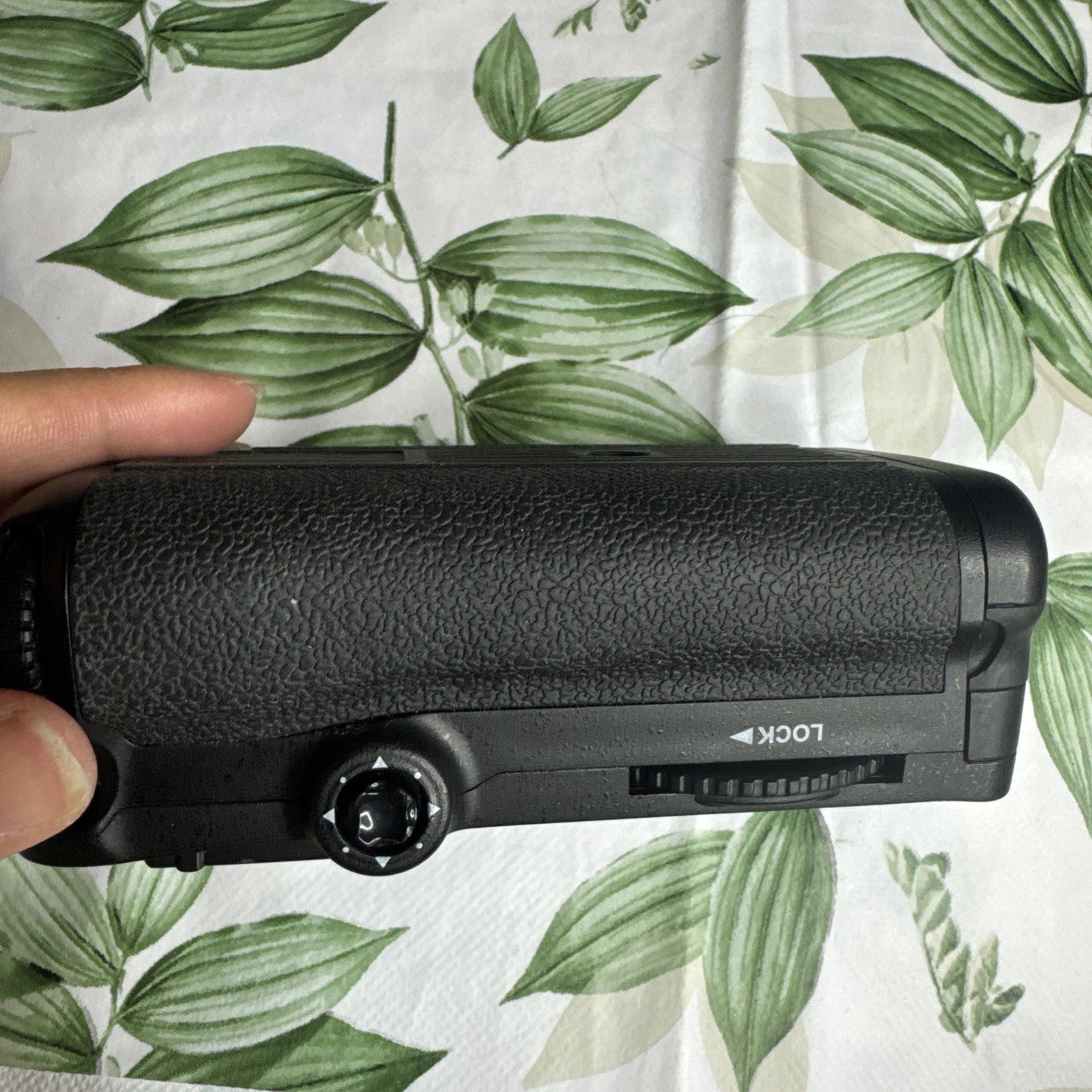 Battery Grip For Nikon D7000 - Made in China - UNTESTED