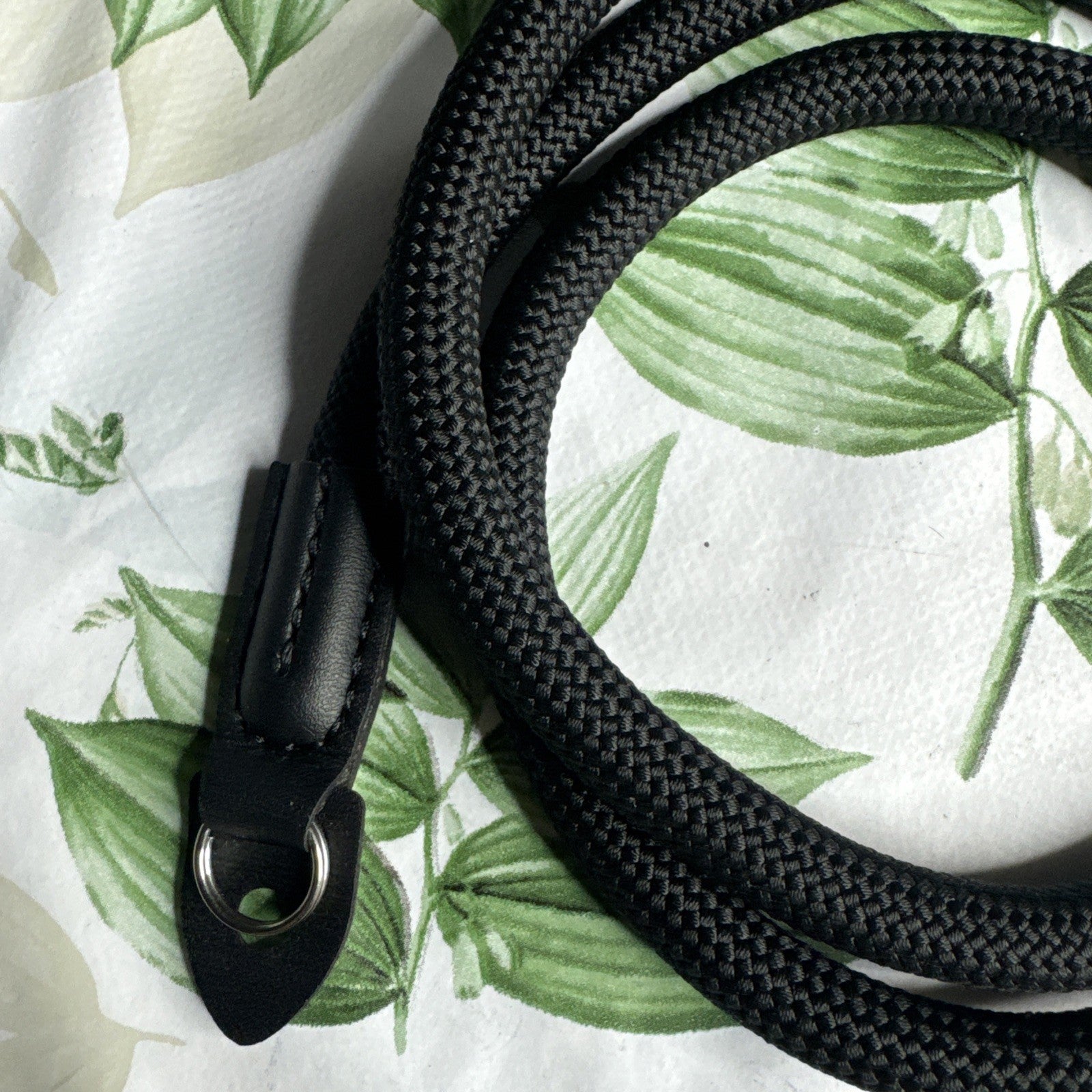 Beautiful Climbing Rope Camera Neck Shoulder Strap in Black Colour**Mint**