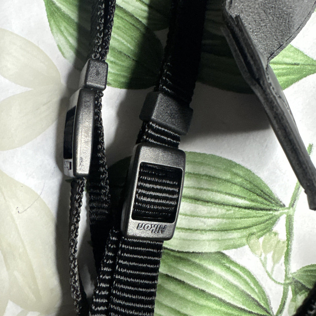 Beautiful Nikon Camera Neck Shoulder Strap **Mint Condition**