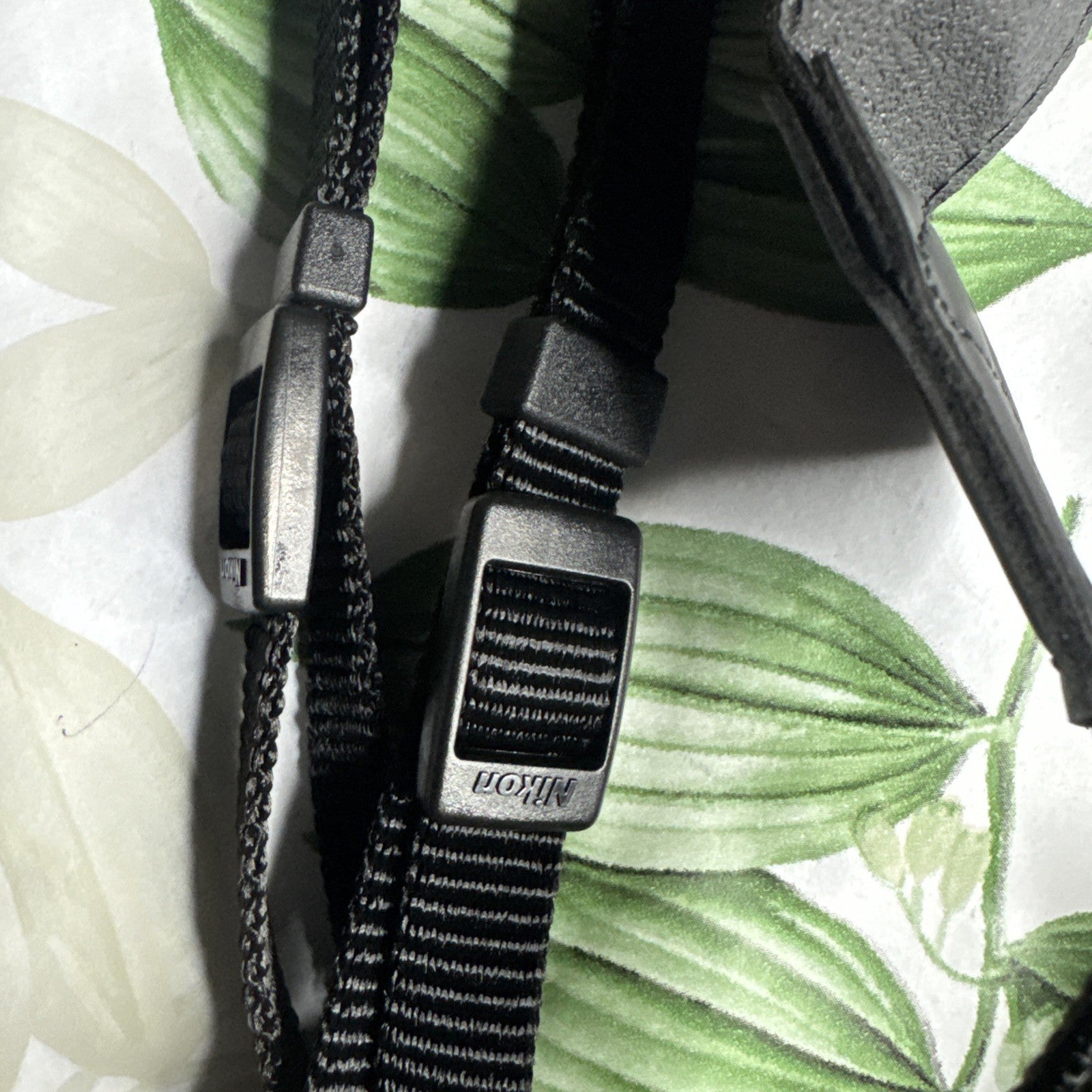 Beautiful Nikon Camera Neck Shoulder Strap **Mint Condition**