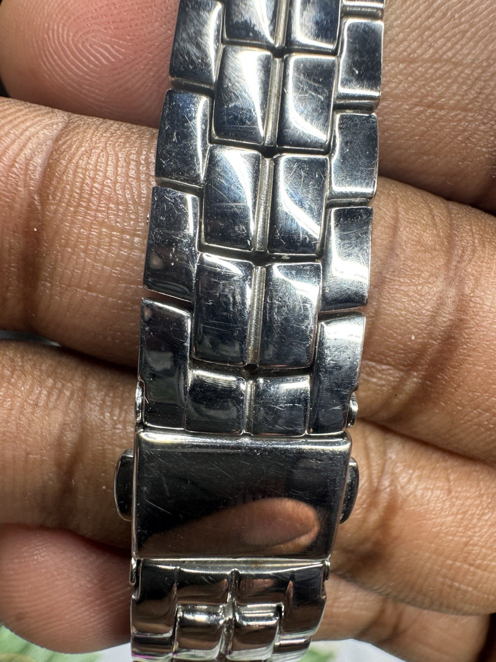 Accurist Ladies Mother of Pearl Date Diamante Bezel S.Steel Bracelet WatchLB1418