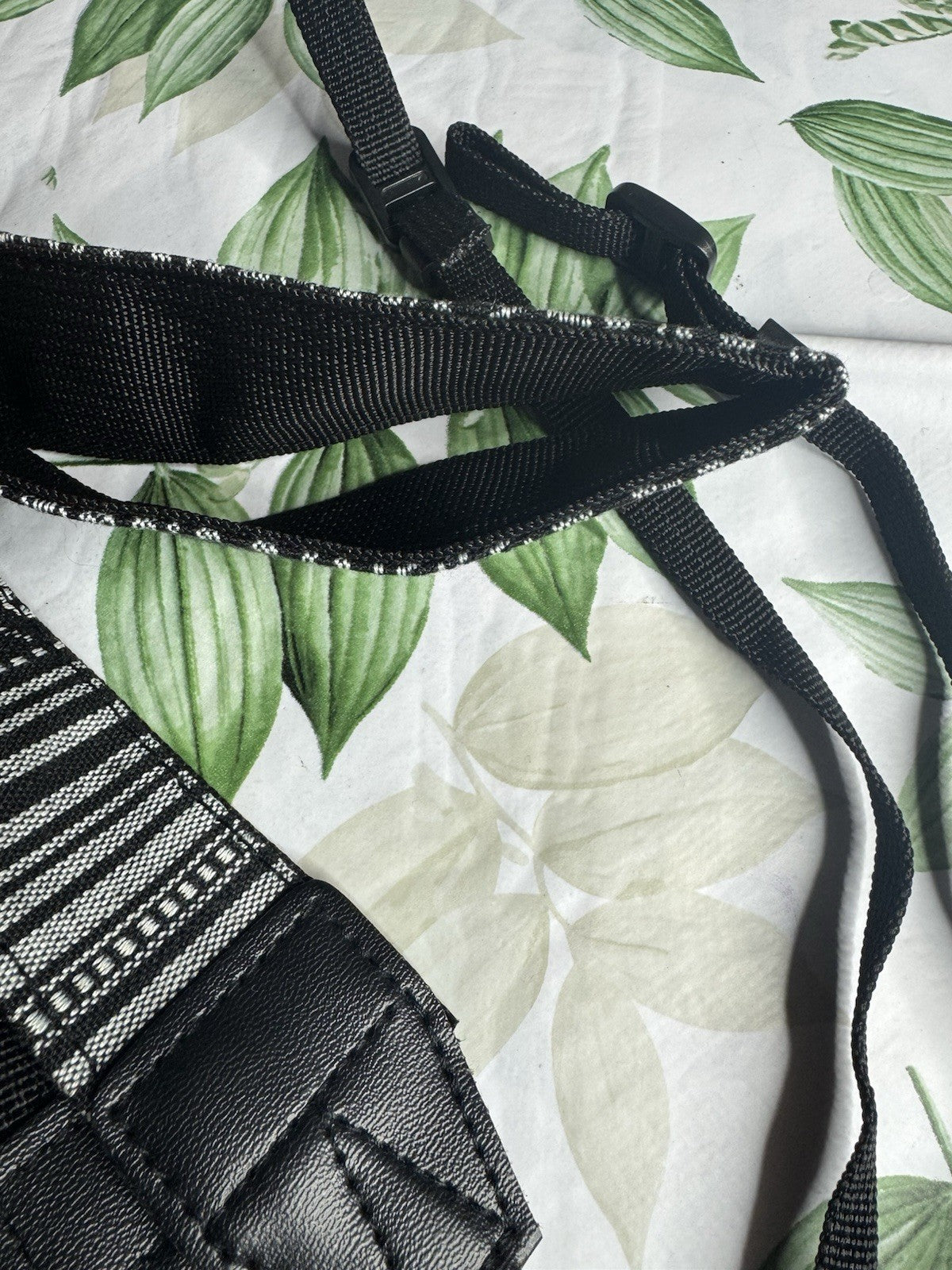 Beautiful Pattern Camera Neck Shoulder Strap **Mint Condition**