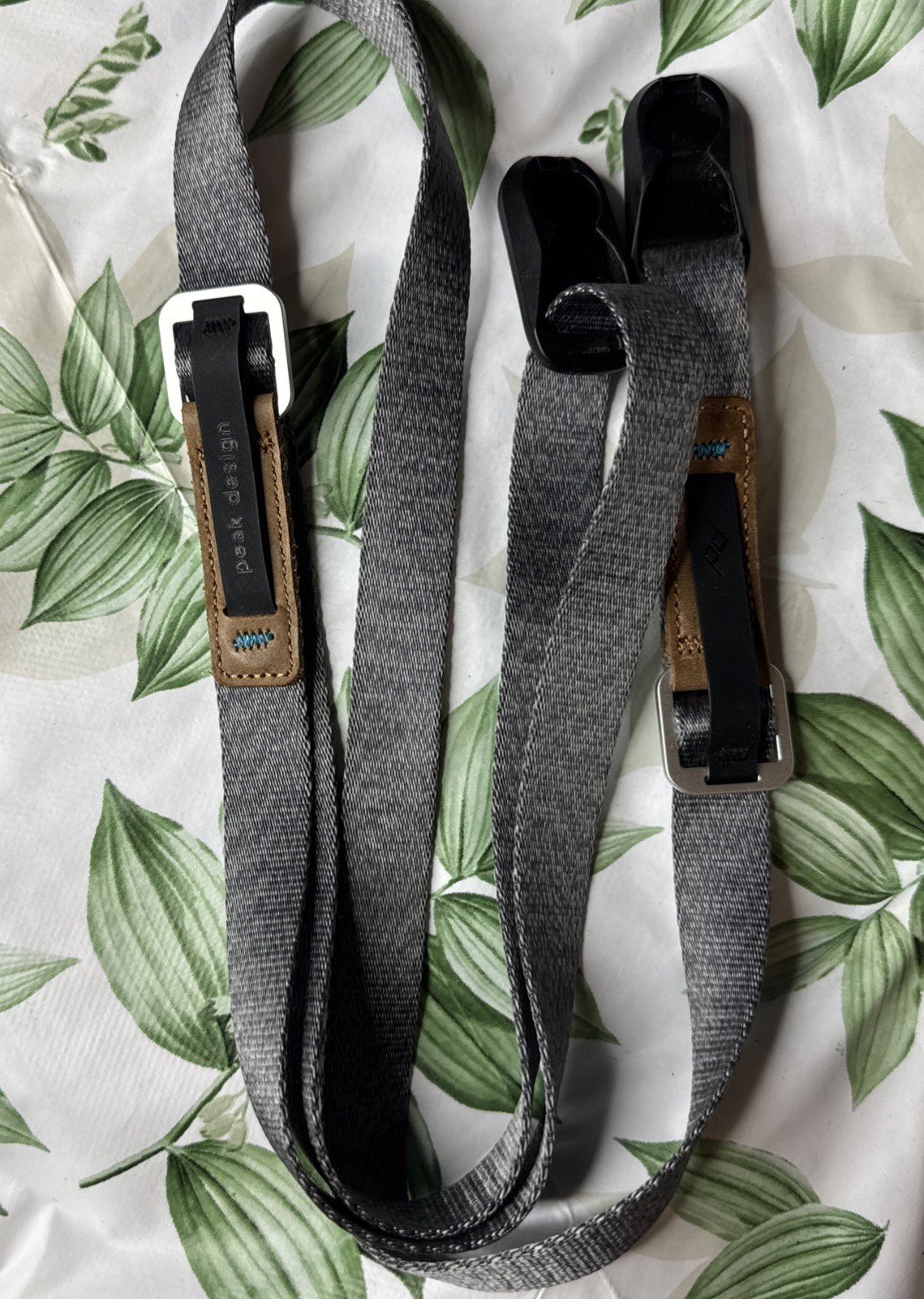 Beautiful Grey Color Peak Design Camera Neck Shoulder Strap**Mint condition**