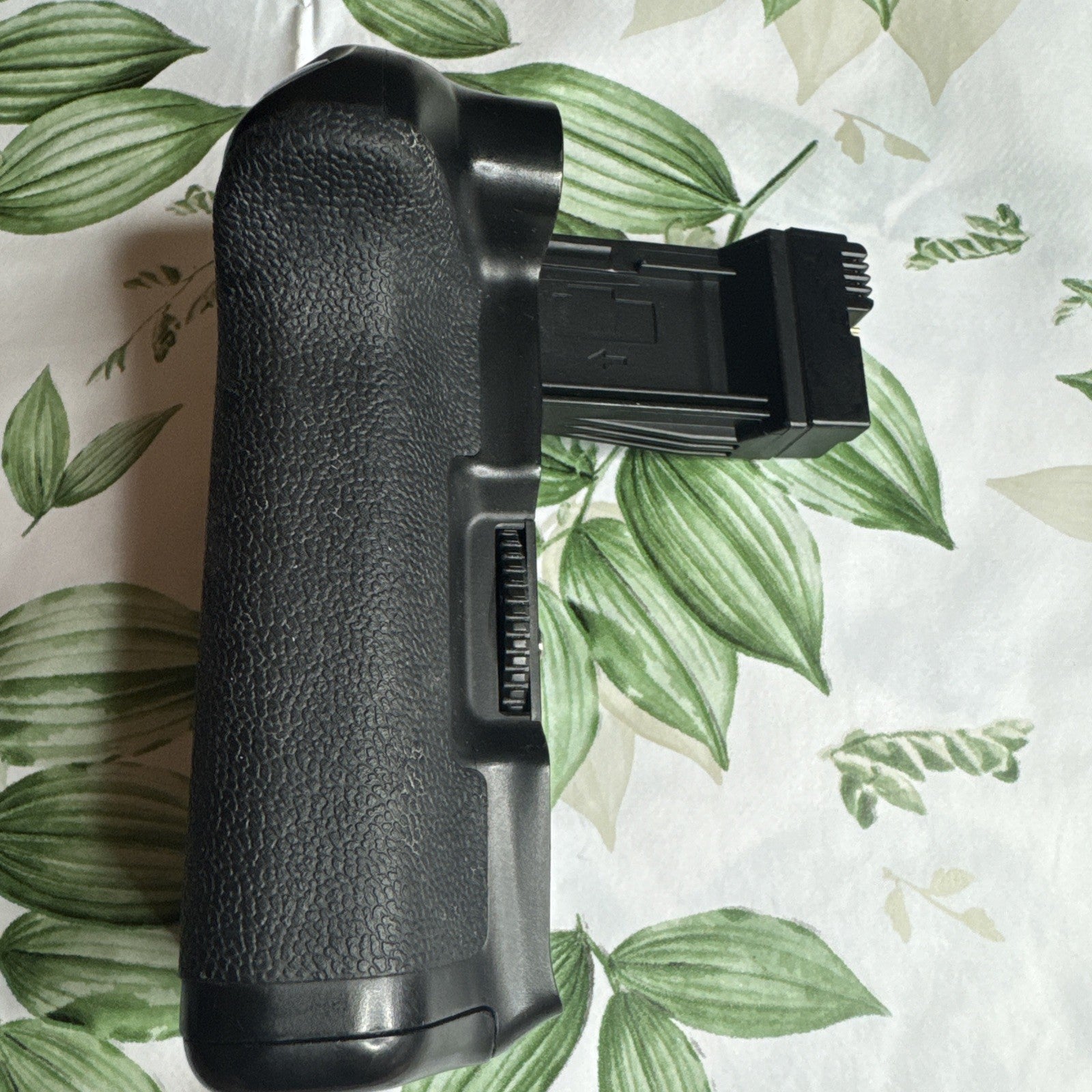 Battery Grip BP-550D - Made in China- UNTESTED