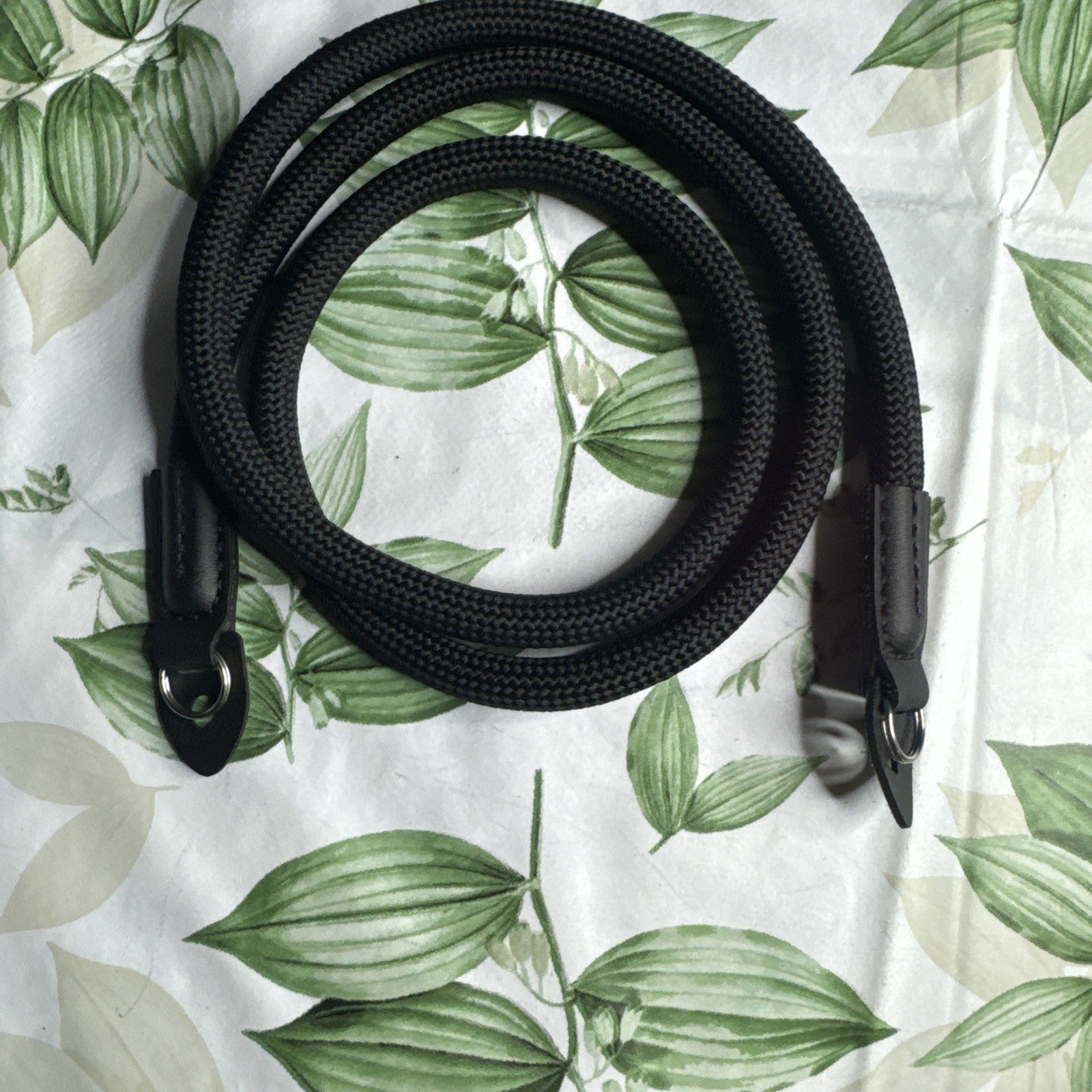 Beautiful Climbing Rope Camera Neck Shoulder Strap in Black Colour**Mint**